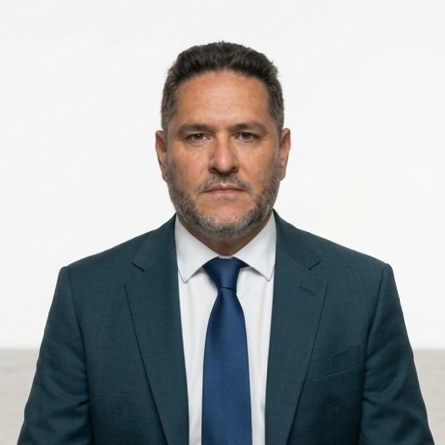 Retrato de Wilson Leon, abogado especialista ambiental